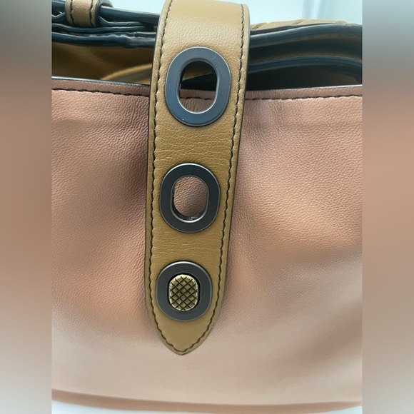 NEW Bottega Veneta Intrecciato Leather Tote and Bottega Veneta Silk Scarf Bundle - Picture 4 of 10